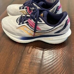 Saucony Women's Athletic Shoes - Grey, Pink, and Gold accents 9 Wide